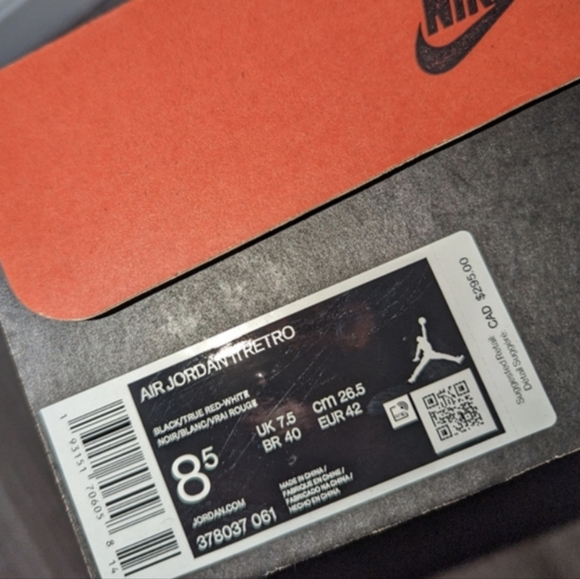 AIR JORDAN 11 Bred - Picture 5 of 5